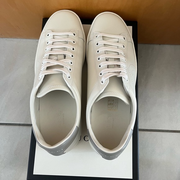 Gucci White Leather “Ace Sneakers with Interlocking G - Picture 10 of 14